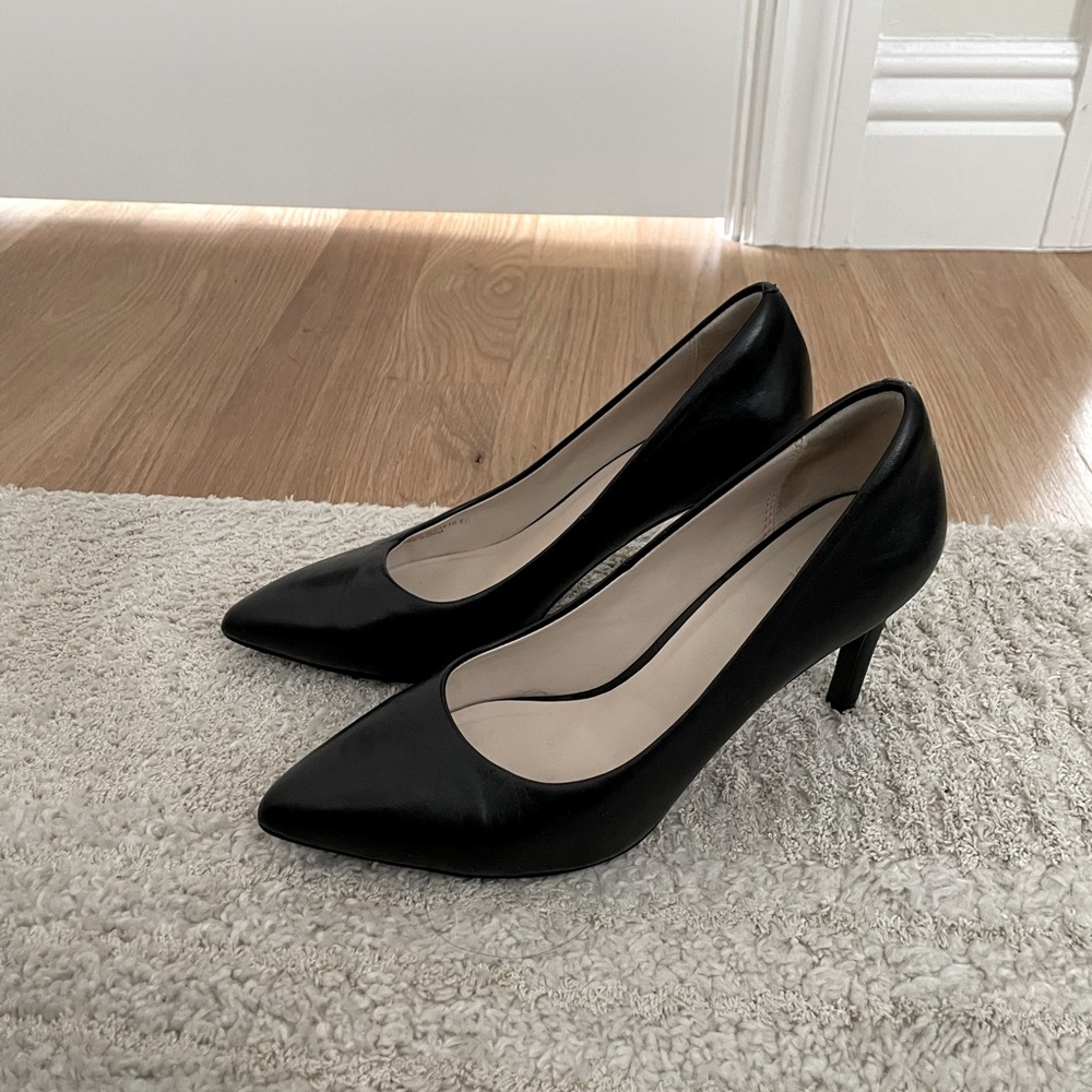 Cole Haan Black Pumps - Size 8